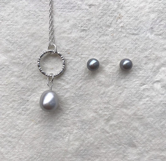 Circle Pendant with Silver Pearl Drop & Pearl Studs